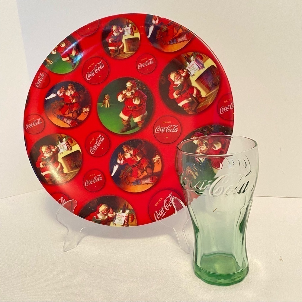 Coca Cola Santa 9" Plate & Green Mini Fountain Glass Set
